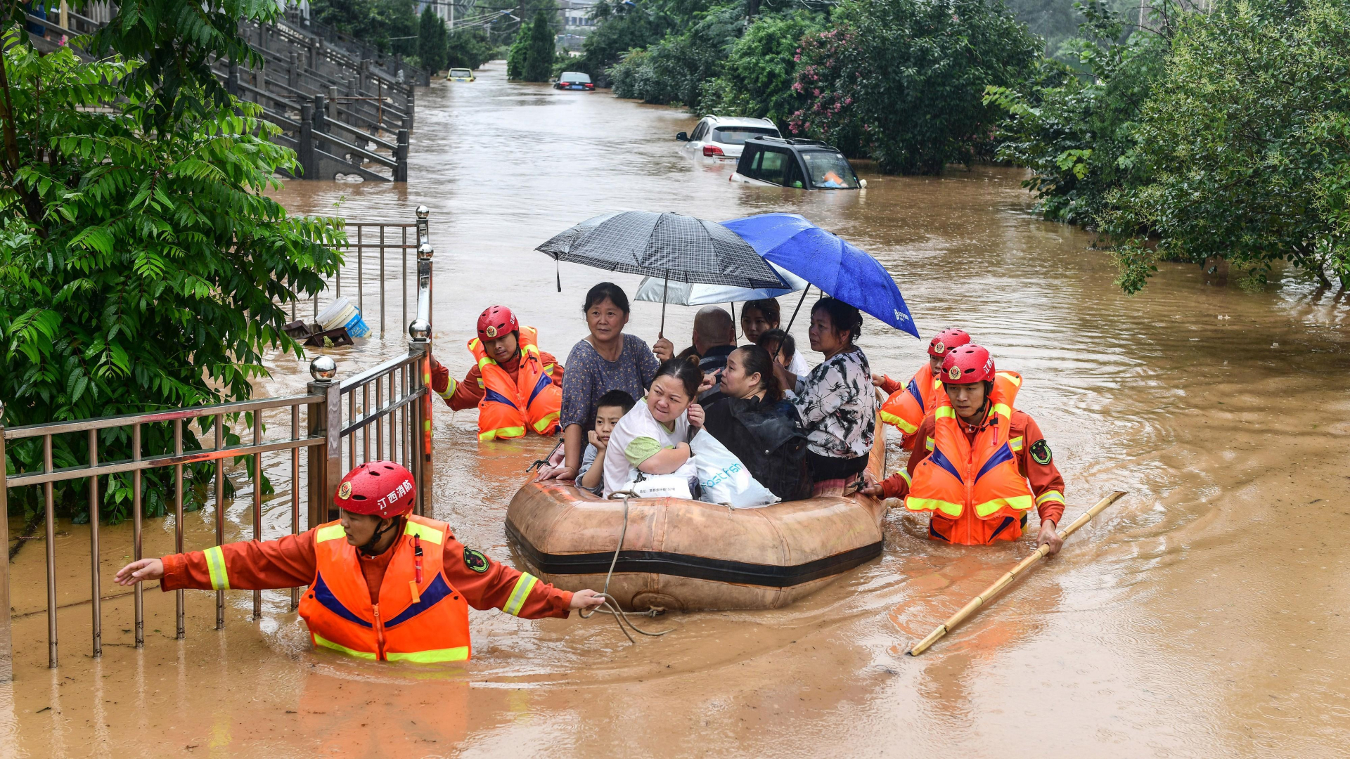 Kỹ năng thoát hiểm 'sống còn' để đảm bảo tính mạng khi lũ quét