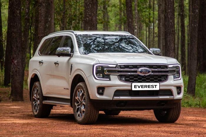 gia-xe-ford-everest-lan-bgia-xe-ford-everest-lan-b