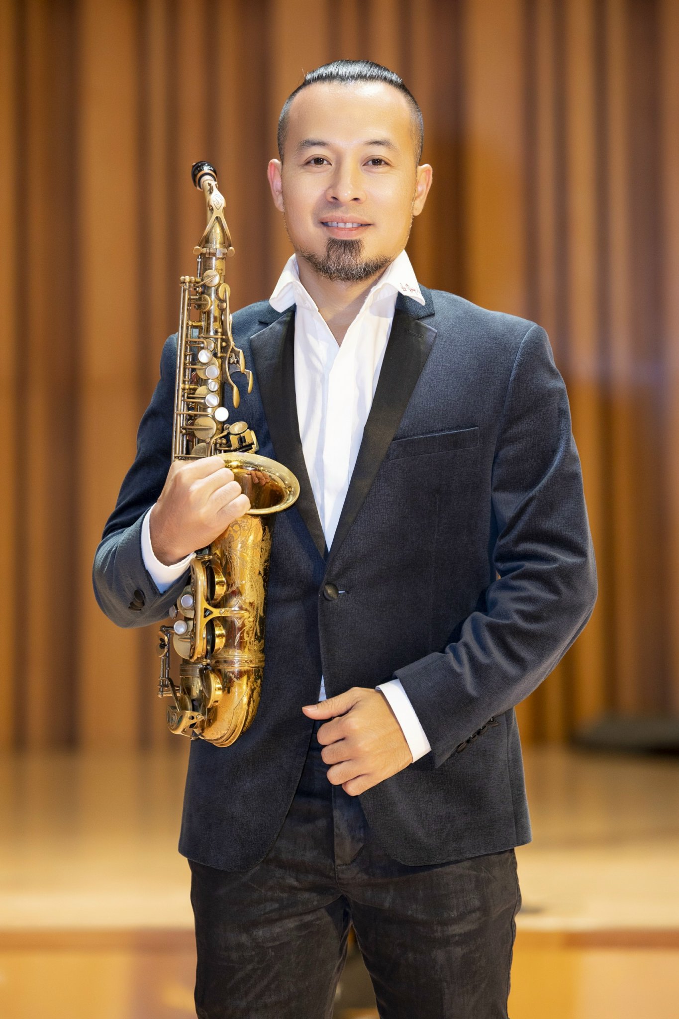 Nghệ sĩ saxophone Lê 