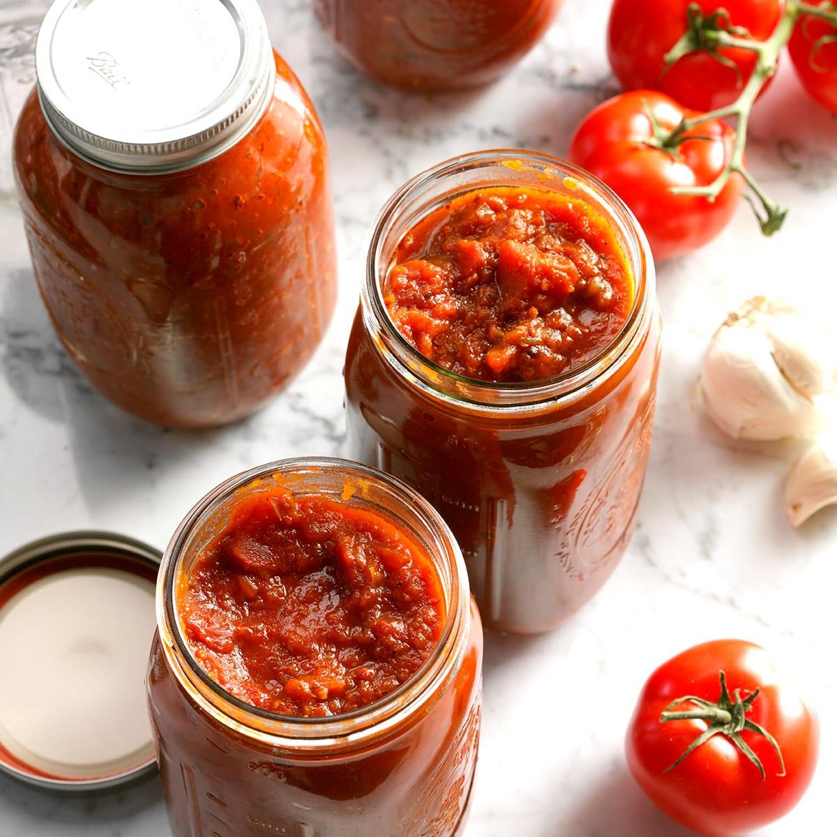 Homemade-Canned-Spaghetti-Sauce_EXPS_THJJ17_49558_D02_01_4b