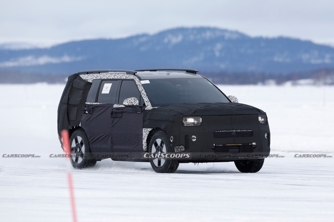 Hyundai Santa Fe 2025 tái xuất, xác nhận kiểu dáng giống Land Rover - 3