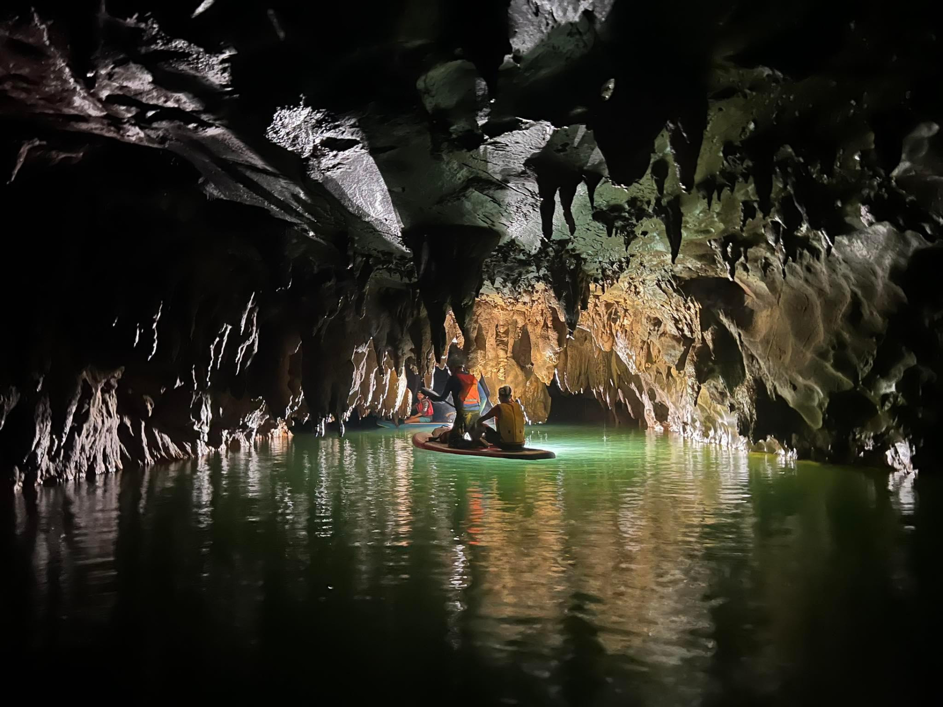 Quảng Bình: Phát hiện 22 hang động trẻ và 'đẹp khác biệt'