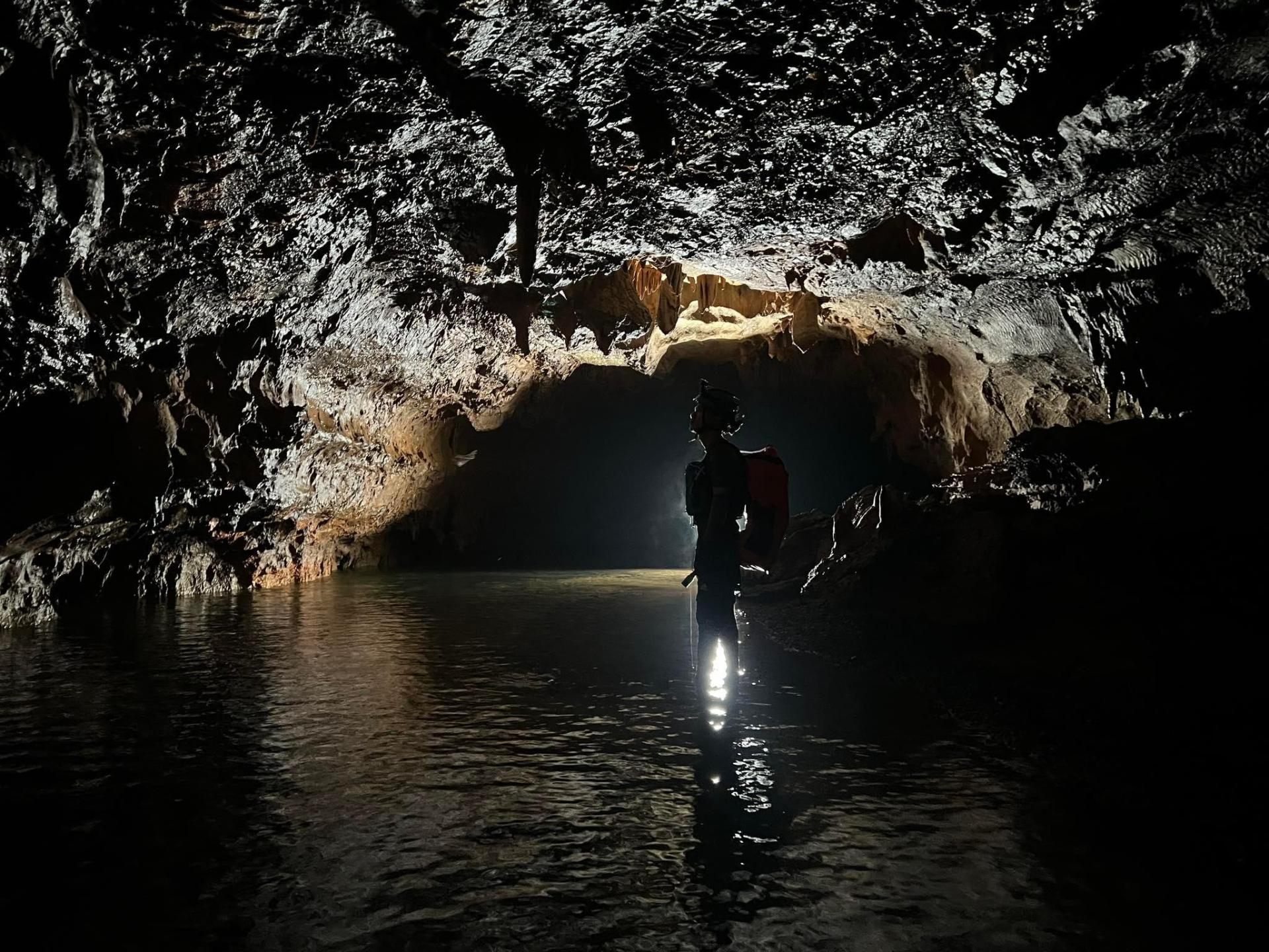 Quảng Bình: Phát hiện 22 hang động trẻ và 'đẹp khác biệt'