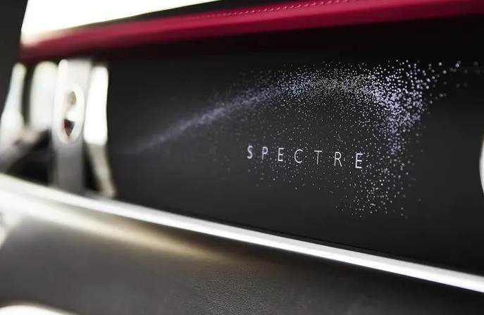 Rolls-Royce Spectre 10..
