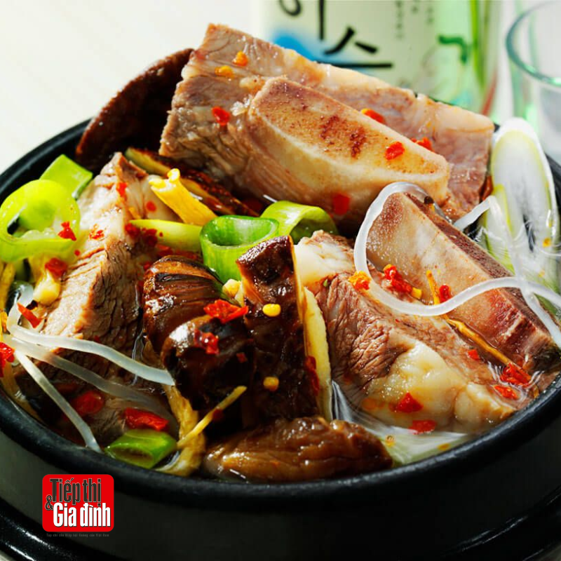 cach-nau-canh-kim-chi-suon-bo