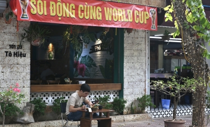 World Cup: Quán nhậu, quán cafe tích cực chào khách