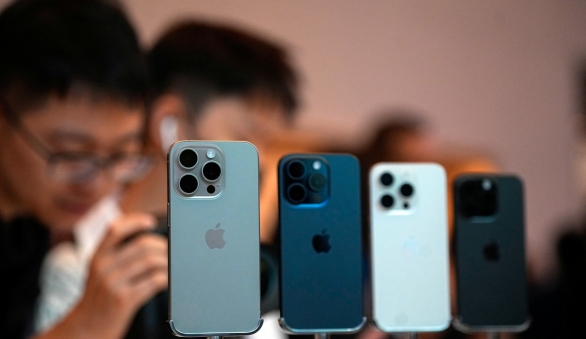 Huawei trở lại, iPhone 15 đạt doanh số thất vọng ở Trung Quốc